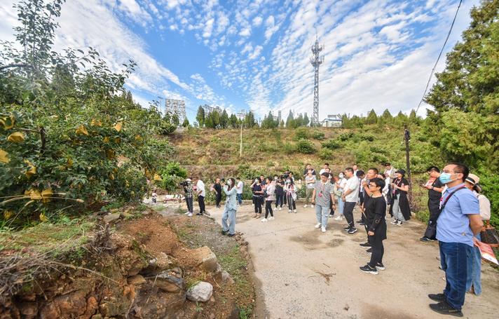 邢台内丘县岗底村:挑起"金扁担"端上"金饭碗"